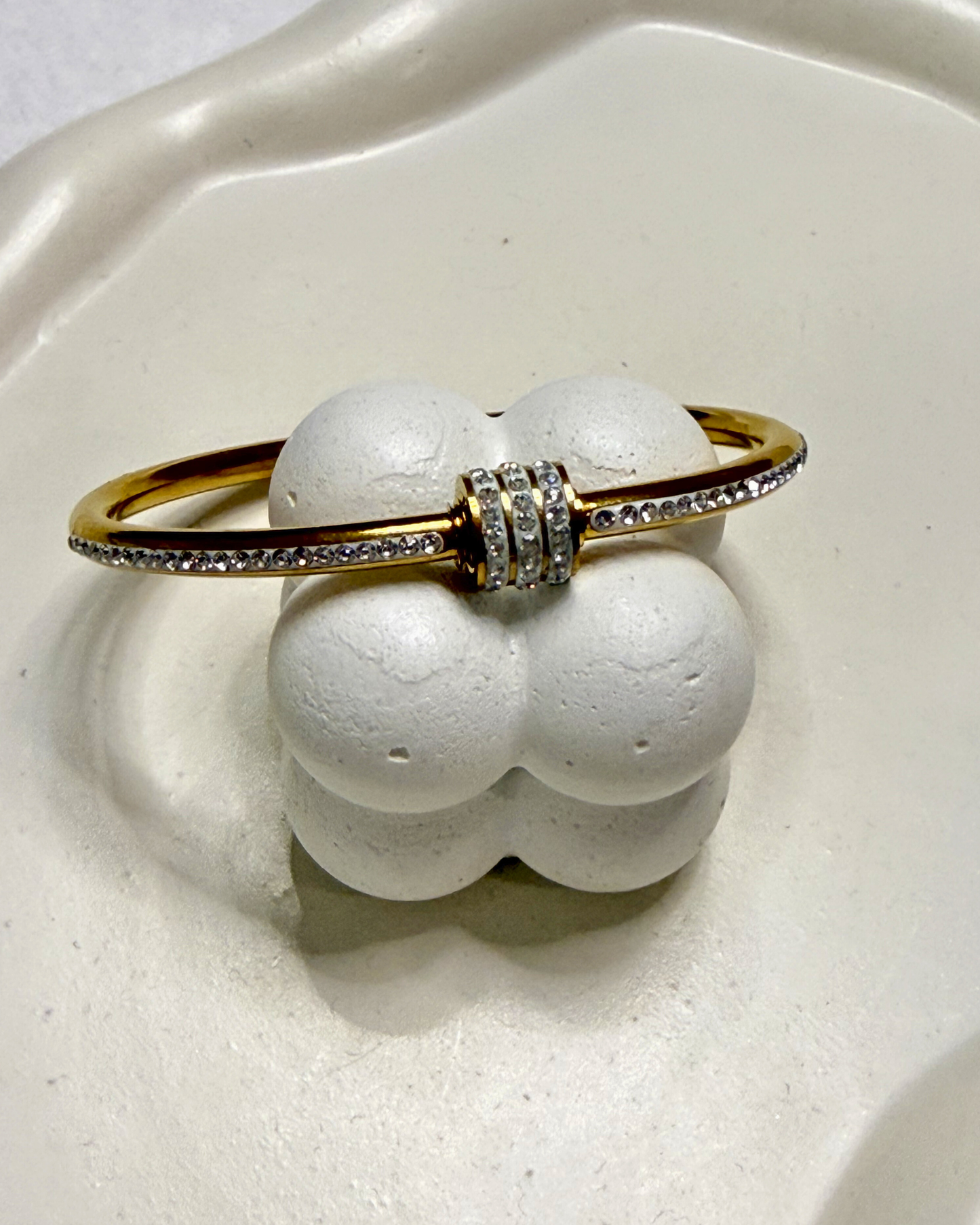 Gold Round Zirconia Bangle