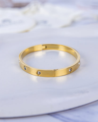 Gold Plated Four-Leaf Diamonds Bangle
