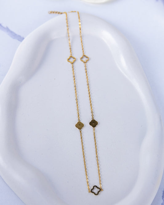 Gold Minimalist Four-clover & Plum Necklace