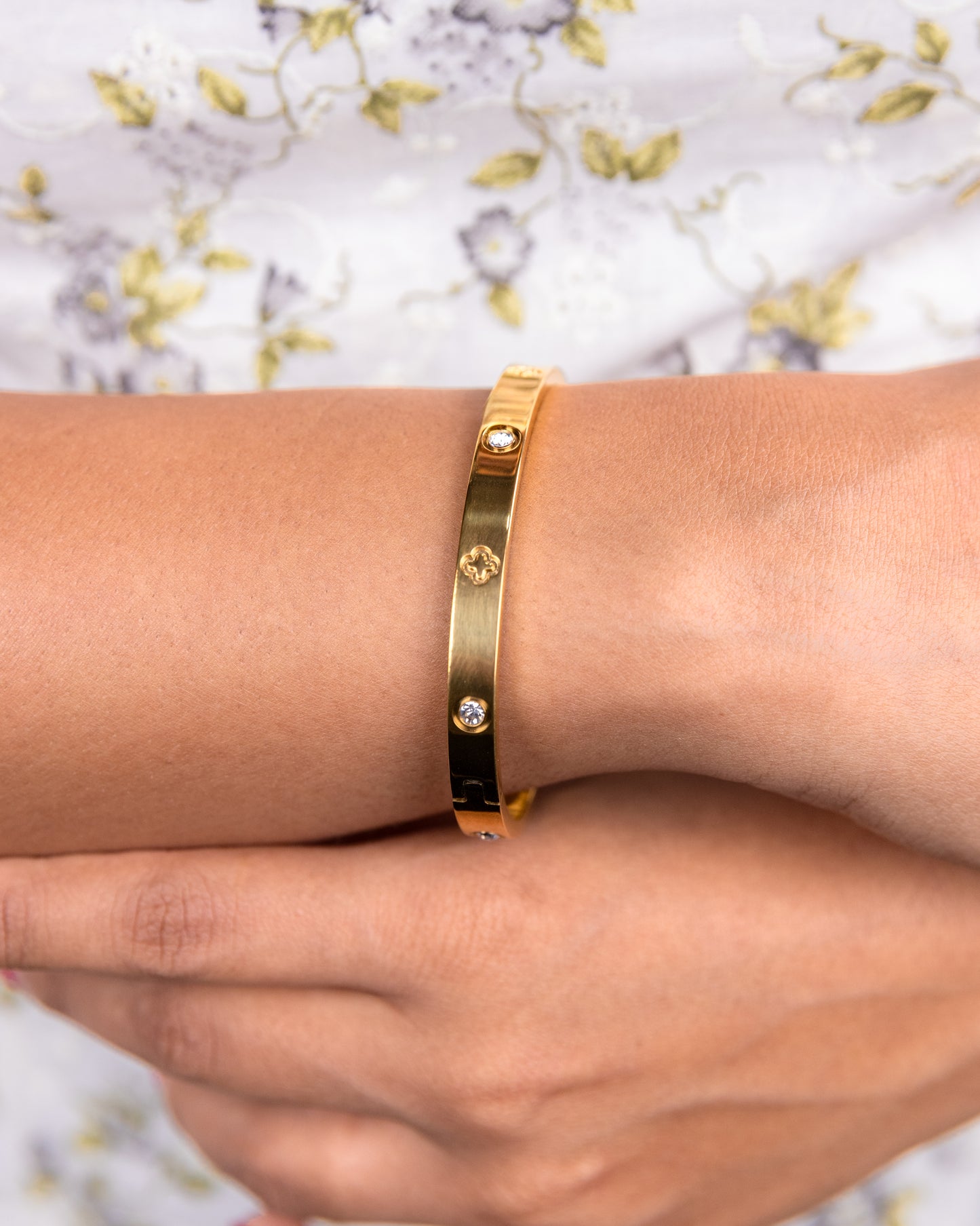 Gold Plated Four-Leaf Clover Diamonds Bangle